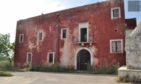 Le storie della "Casa rossa", triste campo d'internamento caduto nell'oblo